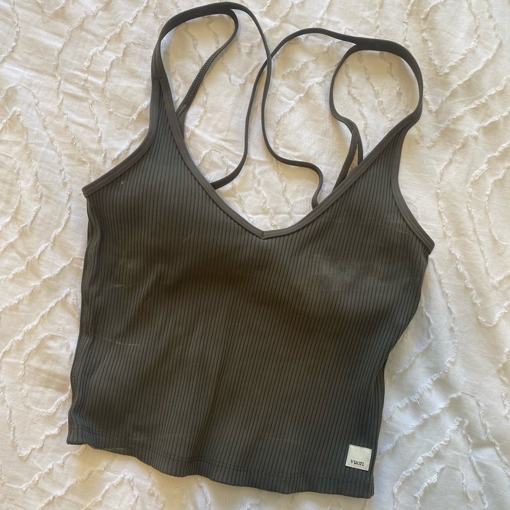 Vuori Ribbed Crop Tank